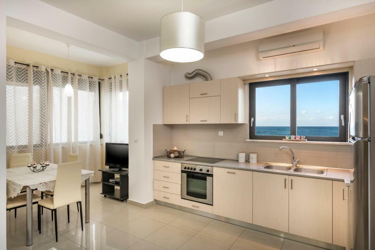 Апартаменты Athina'S Flat On The Sea Агия-Марина Экстерьер фото